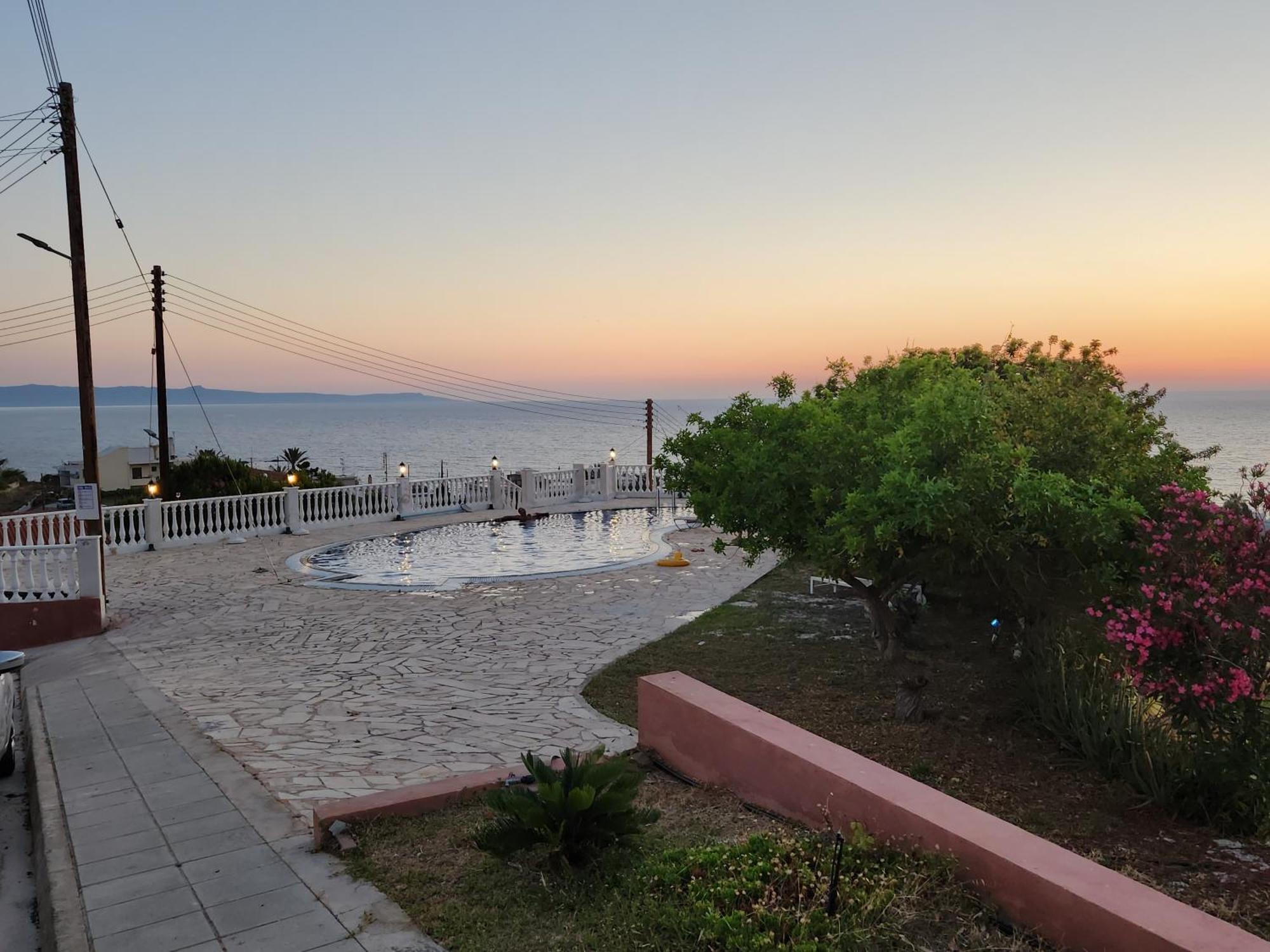 Serena Vacation Home Pomos Eksteriør billede