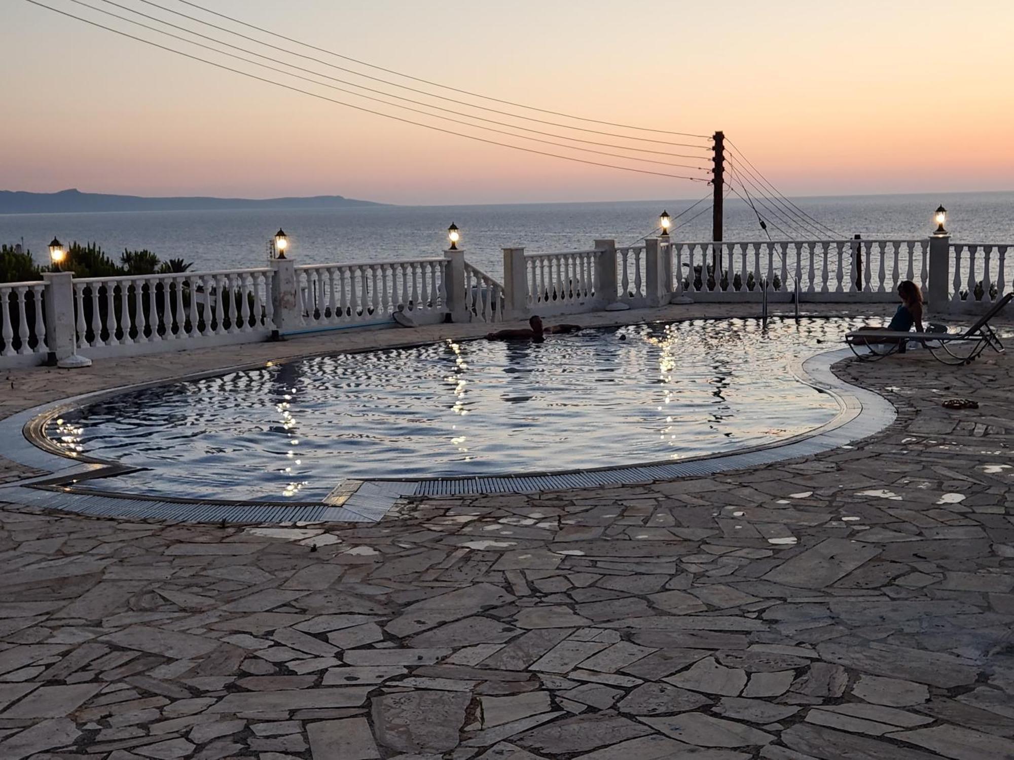 Serena Vacation Home Pomos Eksteriør billede