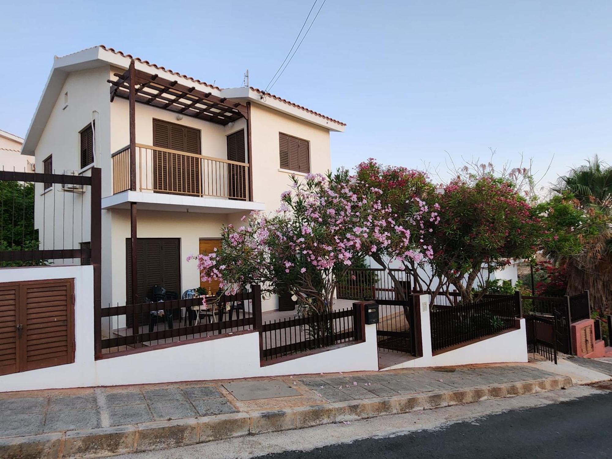 Serena Vacation Home Pomos Eksteriør billede
